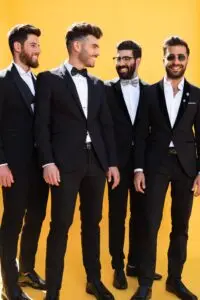 חליפות טוקסידו מתאימות גם כחליפות לפרום או לנשף